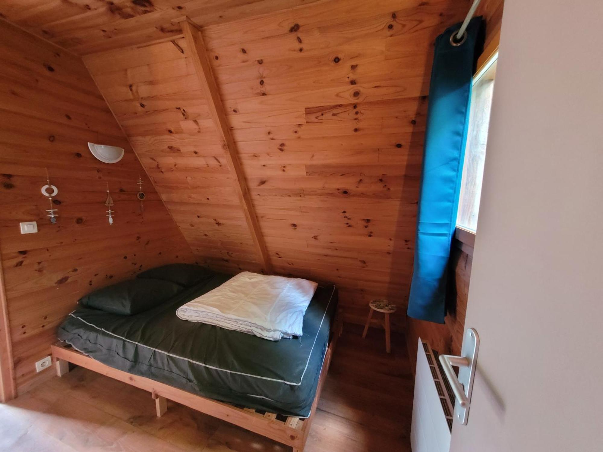 Camping Les Hirondelles ブール・サント・マリー エクステリア 写真