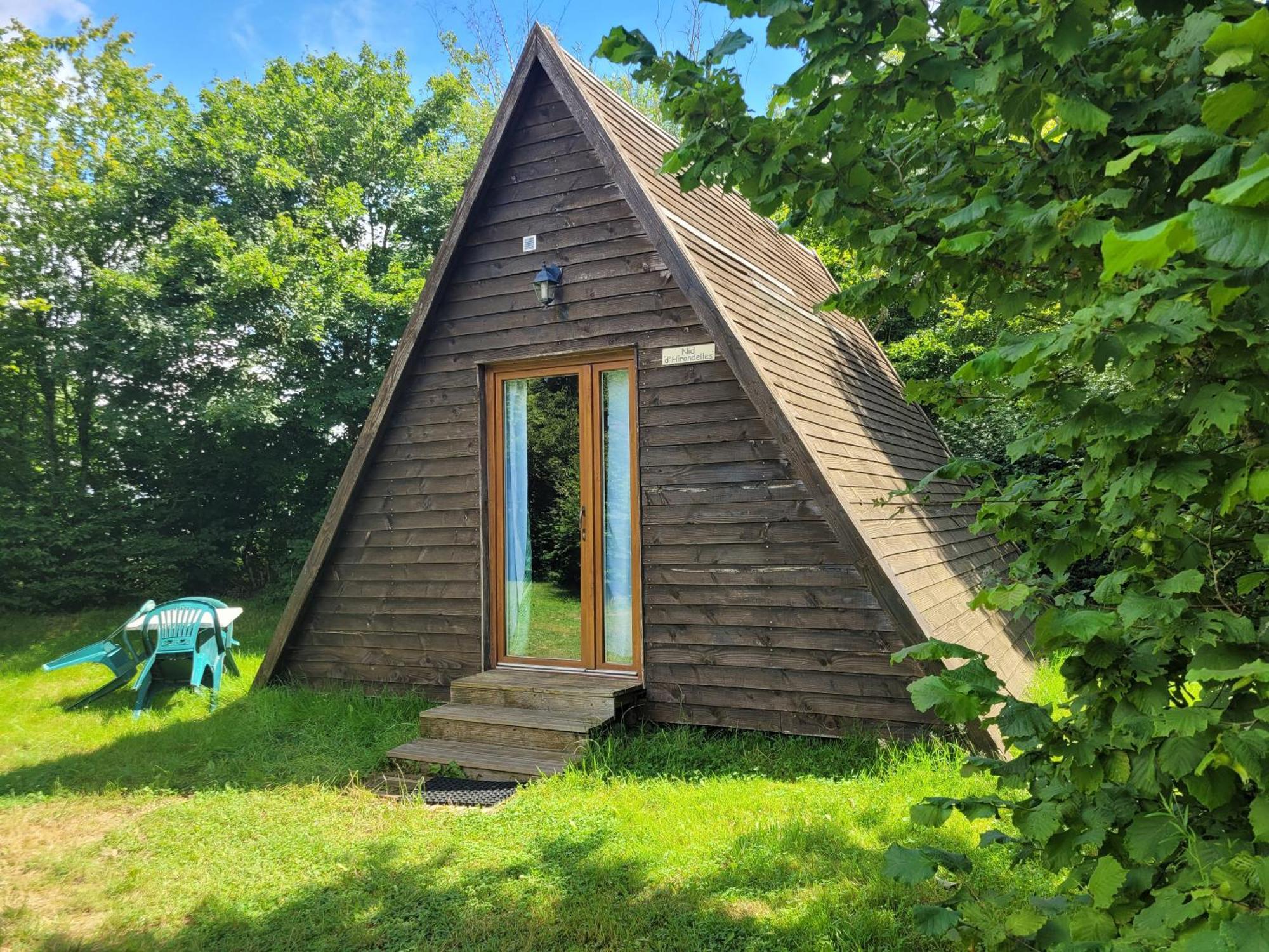 Camping Les Hirondelles ブール・サント・マリー エクステリア 写真