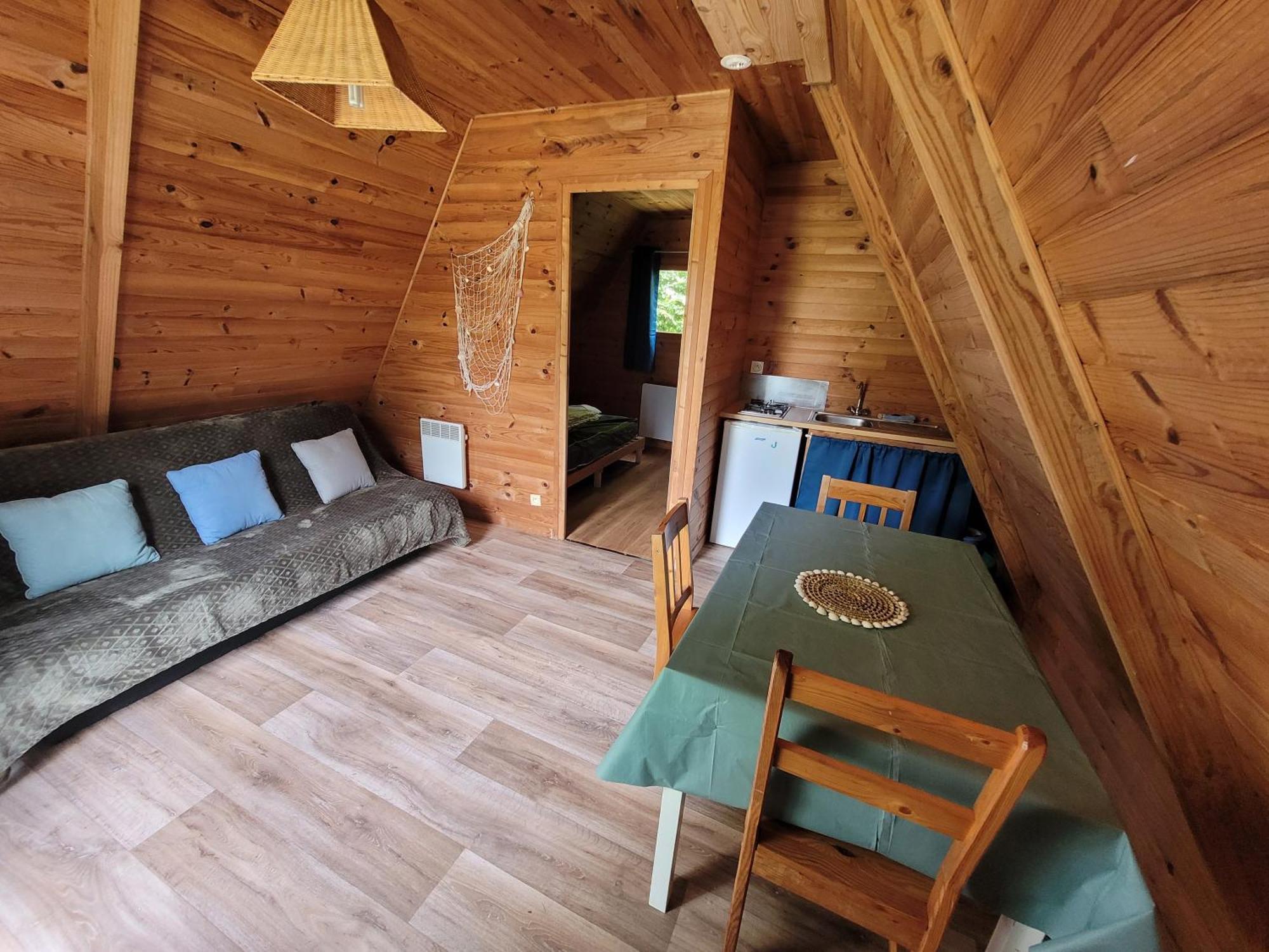 Camping Les Hirondelles ブール・サント・マリー エクステリア 写真