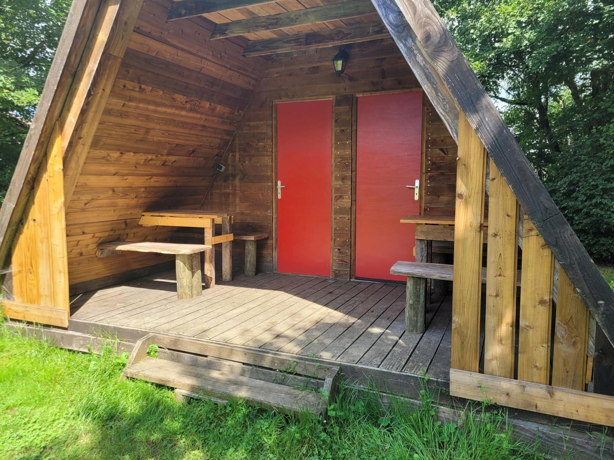 Camping Les Hirondelles ブール・サント・マリー エクステリア 写真
